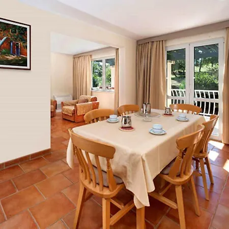 Luxury With A Microwave 2 5km From Historic Poreč