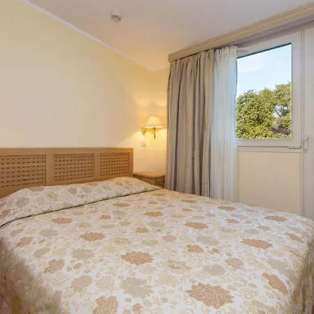 Luxury With A Microwave 2 5km From Historic Poreč