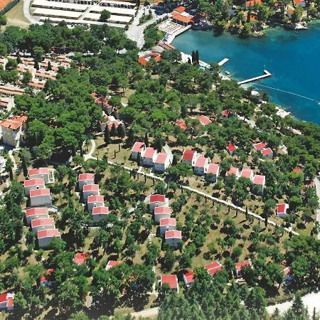 Luxury With A Microwave 2 5km From Historic Apartament