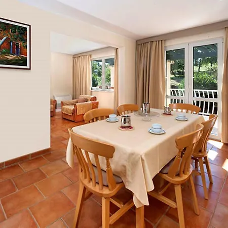 Luxury With A Microwave 2 5km From Historic Apartament Poreč
